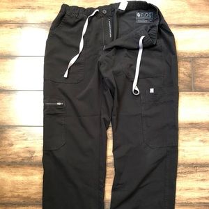 Figs men’s black scrub pants medium. Cairo cargos